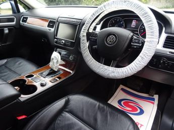 Volkswagen Touareg 3.0 TDI V6 BlueMotion Tech SE Tiptronic 4WD Euro 6 (s/s) 5dr