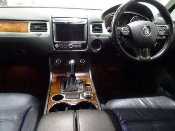Volkswagen Touareg 3.0 TDI V6 BlueMotion Tech SE Tiptronic 4WD Euro 6 (s/s) 5dr