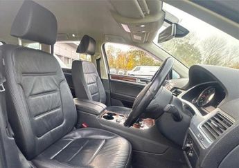 Volkswagen Touareg 3.0 TDI V6 BlueMotion Tech SE Tiptronic 4WD Euro 6 (s/s) 5dr