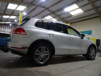 Volkswagen Touareg 3.0 TDI V6 BlueMotion Tech SE Tiptronic 4WD Euro 6 (s/s) 5dr
