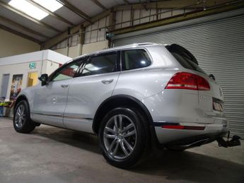 Volkswagen Touareg 3.0 TDI V6 BlueMotion Tech SE Tiptronic 4WD Euro 6 (s/s) 5dr