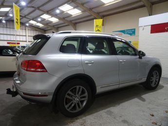 Volkswagen Touareg 3.0 TDI V6 BlueMotion Tech SE Tiptronic 4WD Euro 6 (s/s) 5dr