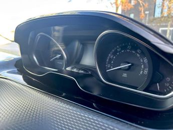 Peugeot 2008 1.2 e-VTi PureTech Allure EGC Euro 5 (s/s) 5dr