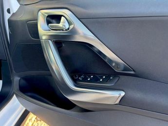 Peugeot 2008 1.2 e-VTi PureTech Allure EGC Euro 5 (s/s) 5dr