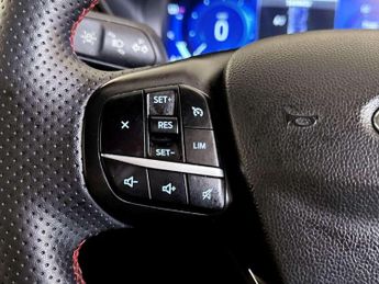 Ford Kuga 2.5 Duratec 14.4kWh ST-Line Edition CVT Euro 6 (s/s) 5dr