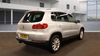 Volkswagen Tiguan 2.0 TDI BlueMotion Tech SE DSG 4WD Euro 5 (s/s) 5dr
