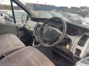 Renault Trafic 2.0 TD dCi SL27 L1 H1 4dr