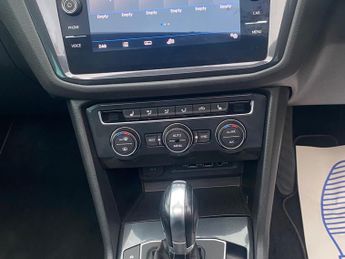 Volkswagen Tiguan 2.0 TDI R-Line DSG Euro 6 (s/s) 5dr