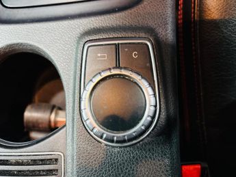 Mercedes-Benz GLA 2.1 GLA220d AMG Line (Premium Plus) 7G-DCT 4MATIC Euro 6 (s/s) 5