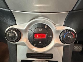 Ford Fiesta 1.4 Titanium 5dr