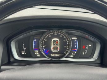 Volvo XC60 2.4 D5 R-Design Nav Auto AWD Euro 6 (s/s) 5dr