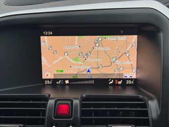 Volvo XC60 2.4 D5 R-Design Nav Auto AWD Euro 6 (s/s) 5dr