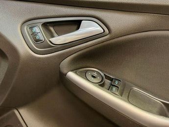 Ford Focus 1.6 Zetec Powershift Euro 6 5dr