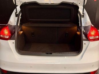 Ford Focus 1.6 Zetec Powershift Euro 6 5dr