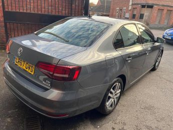 Volkswagen Jetta 2.0 TDI SE DSG Euro 6 (s/s) 4dr