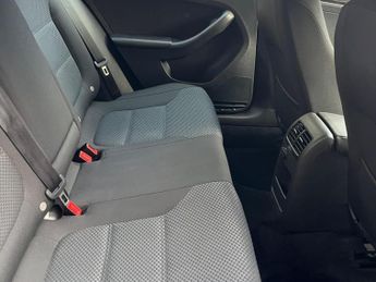 Volkswagen Jetta 2.0 TDI SE DSG Euro 6 (s/s) 4dr