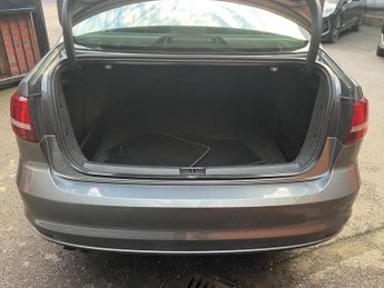 Volkswagen Jetta 2.0 TDI SE DSG Euro 6 (s/s) 4dr