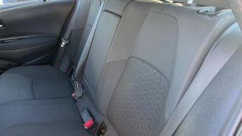 Toyota Corolla 1.8 VVT-h Icon Touring Sports CVT Euro 6 (s/s) 5dr