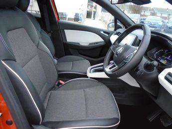 Renault Clio 1.6 E-TECH Techno Auto Euro 6 (s/s) 5dr