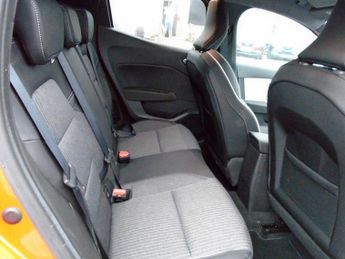 Renault Clio 1.6 E-TECH Techno Auto Euro 6 (s/s) 5dr