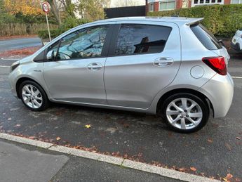 Toyota Yaris 1.5 VVT-h Excel E-CVT Euro 6 5dr (15in Alloy)