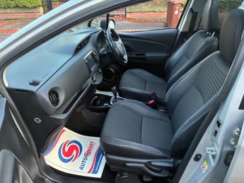 Toyota Yaris 1.5 VVT-h Excel E-CVT Euro 6 5dr (15in Alloy)