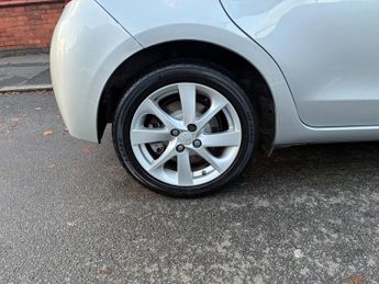 Toyota Yaris 1.5 VVT-h Excel E-CVT Euro 6 5dr (15in Alloy)