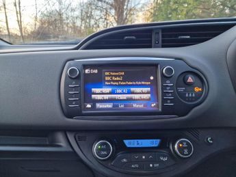 Toyota Yaris 1.5 VVT-h Icon Tech E-CVT Euro 6 (s/s) 5dr