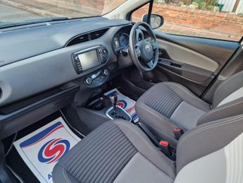 Toyota Yaris 1.5 VVT-h Icon Tech E-CVT Euro 6 (s/s) 5dr