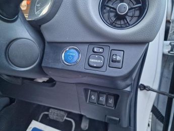 Toyota Yaris 1.5 VVT-h Icon Tech E-CVT Euro 6 (s/s) 5dr