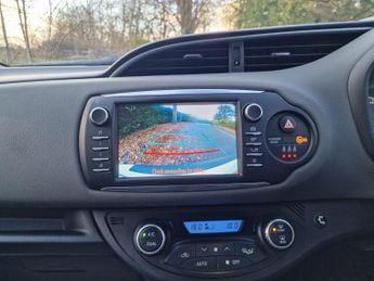 Toyota Yaris 1.5 VVT-h Icon Tech E-CVT Euro 6 (s/s) 5dr