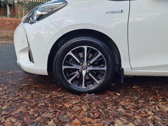 Toyota Yaris 1.5 VVT-h Icon Tech E-CVT Euro 6 (s/s) 5dr