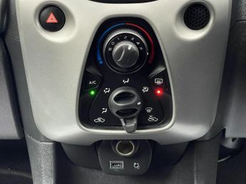 Peugeot 108 1.0 Active 2 Tronic Euro 6 5dr