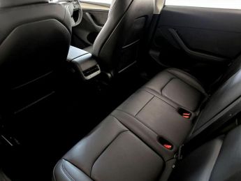 Tesla Model Y (Dual Motor) Long Range Auto 4WDE 5dr