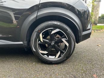Nissan Juke 1.6 N-Connecta Auto Euro 6 5dr