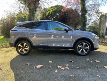Nissan Qashqai 1.3 DIG-T MHEV N-Connecta XTRON Euro 6 (s/s) 5dr