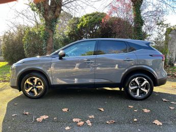 Nissan Qashqai 1.3 DIG-T MHEV N-Connecta XTRON Euro 6 (s/s) 5dr