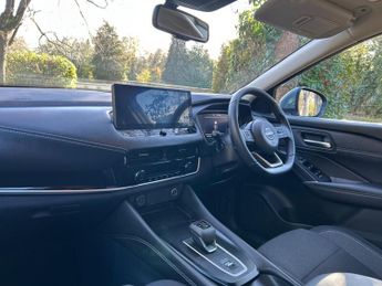 Nissan Qashqai 1.3 DIG-T MHEV N-Connecta XTRON Euro 6 (s/s) 5dr