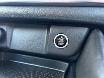 Nissan Qashqai 1.3 DIG-T MHEV N-Connecta XTRON Euro 6 (s/s) 5dr