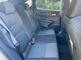 Nissan Qashqai 1.3 DIG-T MHEV N-Connecta XTRON Euro 6 (s/s) 5dr