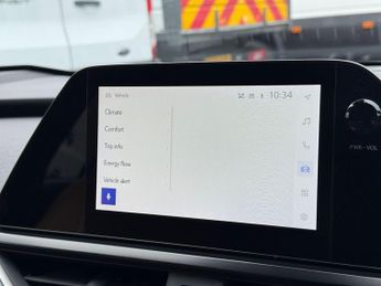 Lexus UX 2.0 250h F Sport Design SUV 5dr Petrol Hybrid E-CVT Euro 6 (s/s)