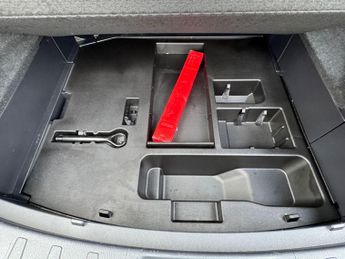 Lexus UX 2.0 250h F Sport Design SUV 5dr Petrol Hybrid E-CVT Euro 6 (s/s)