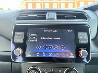 Nissan Leaf 39kWh Acenta Auto 5dr