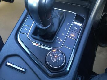 Volkswagen Tiguan 2.0 TDI SEL DSG 4Motion Euro 6 (s/s) 5dr
