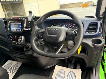 Iveco Daily 2.3D HPI 14V 35S 3450 HiMatic MWB Euro 6 (s/s) 2dr