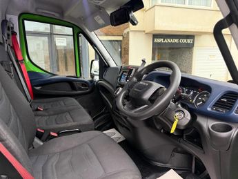 Iveco Daily 2.3D HPI 14V 35S 3450 HiMatic MWB Euro 6 (s/s) 2dr