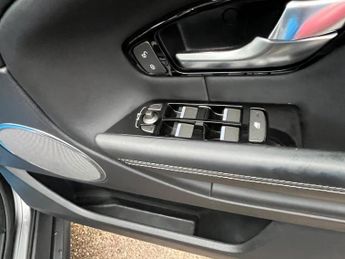 Land Rover Range Rover Evoque 2.0 TD4 Autobiography SUV 5dr Diesel Auto 4WD Euro 6 (s/s) (180 