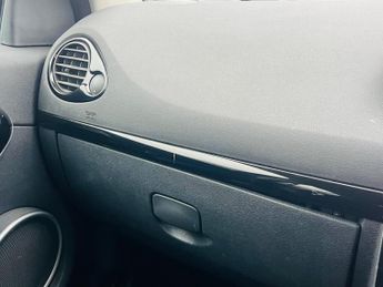 Renault Clio 1.6 VVT Dynamique TomTom Auto Euro 5 5dr