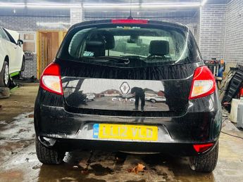 Renault Clio 1.6 VVT Dynamique TomTom Auto Euro 5 5dr