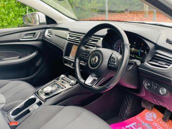 MG MG5 61.1kWh Excite Long Range Auto 5dr